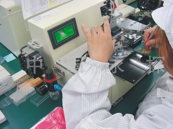Automatic assembly machine